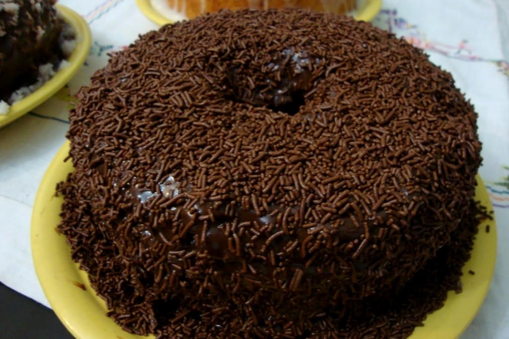 Bolo de chocolate simples, você vai gostar tanto que irá repetir toda semana