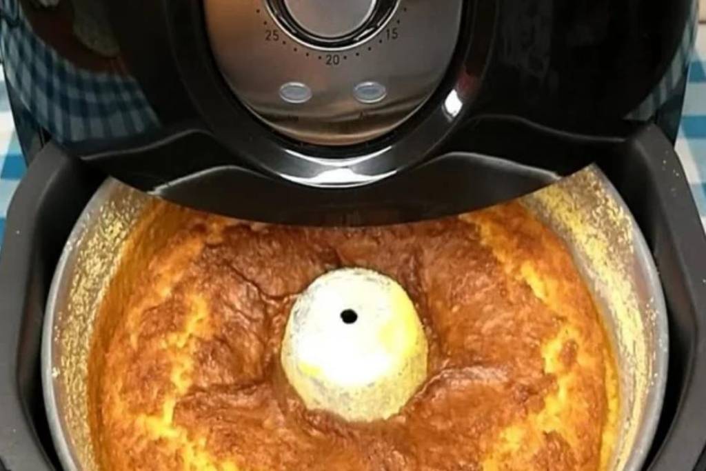 Bolo de fubá cremoso na airfryer, a facilidade pra preparar esse bolo não é normal Bolo de fubá cremoso na airfryer, a facilidade pra preparar esse bolo não é normal