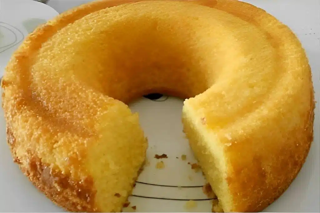 Bolo de fubá da vovó, uma receita bem simples é só bater os ingredientes e levar ao forno