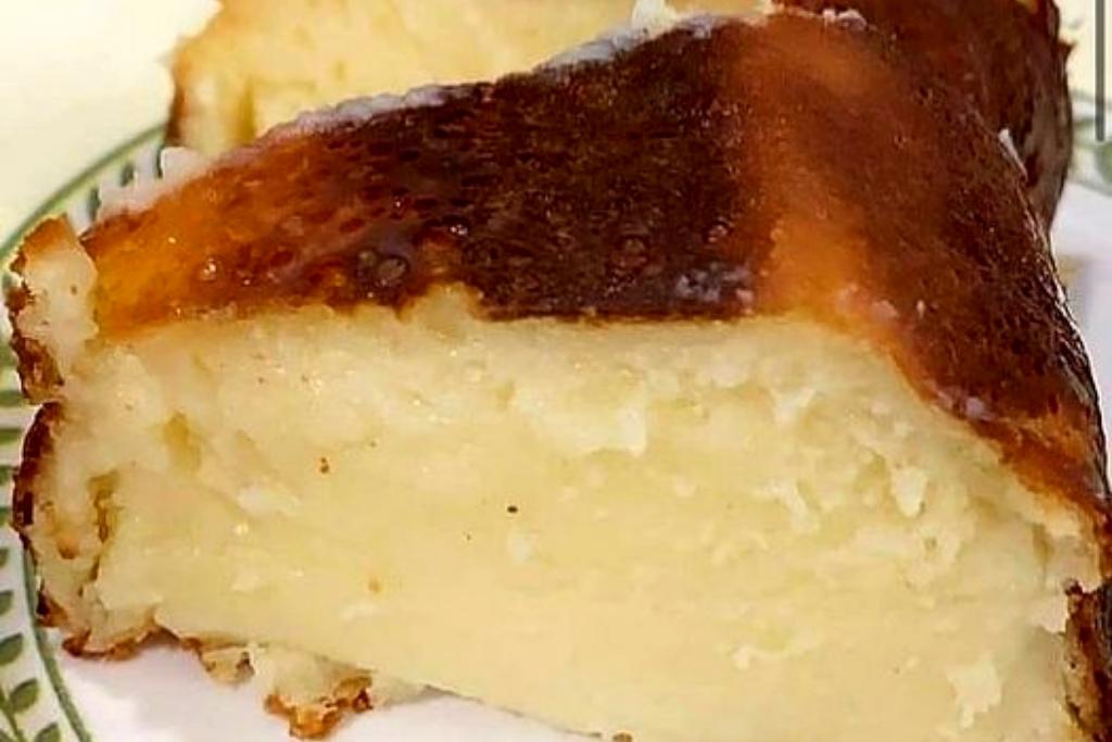 Bolo de leite condensado cremoso, não da vontade de para de comer