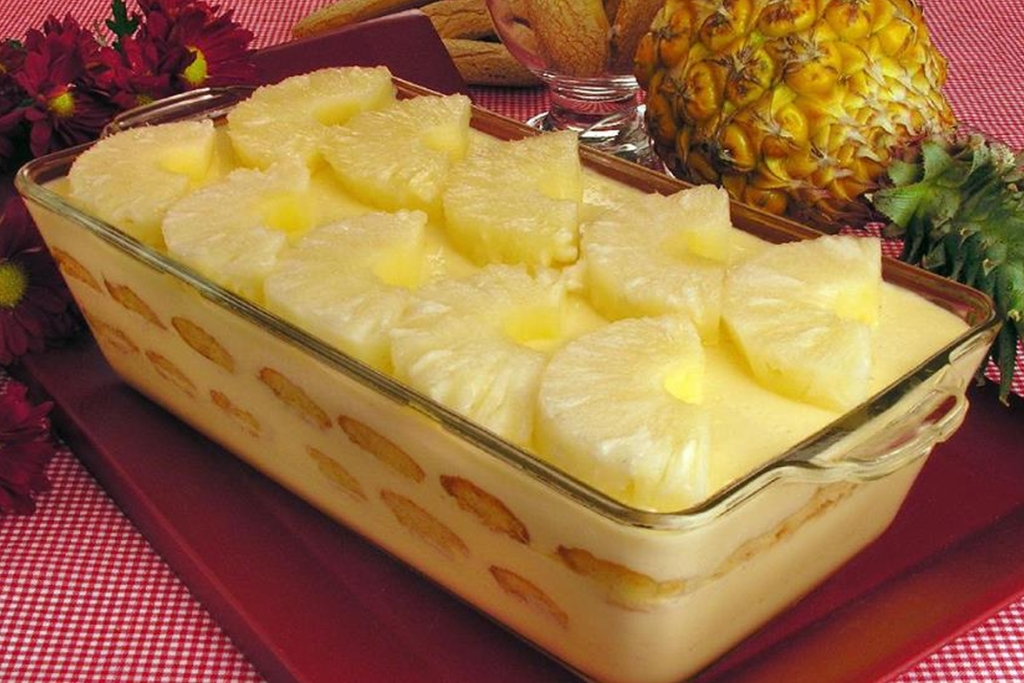 Cassata de abacaxi receita fácil, gostosa e super refrescante para o verão