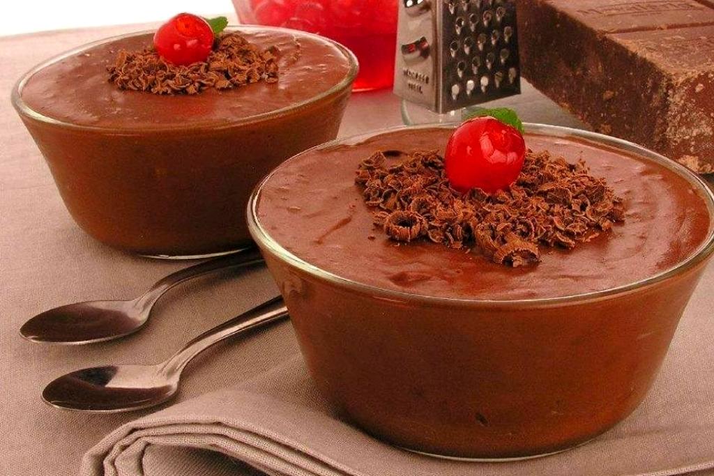 Mousse floresta negra com chocolate meio amargo poderá fazer agora mesmo