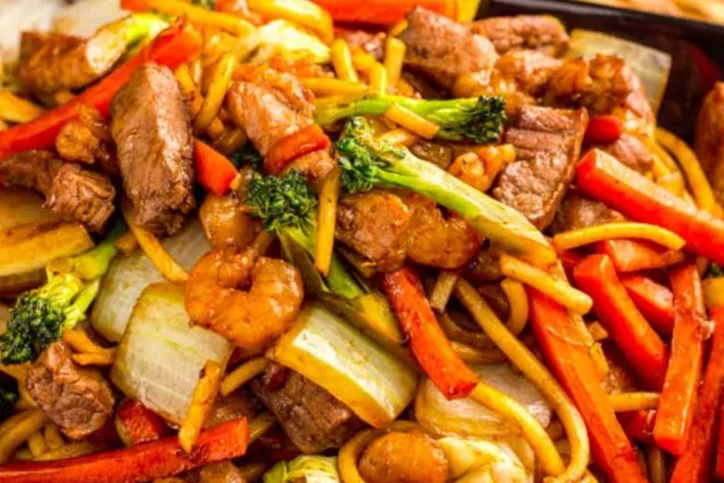 Yakisoba caseiro delicioso, igual ao de restaurante receita espetacular