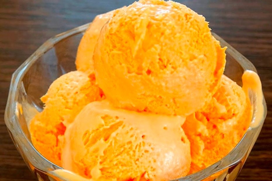 Sorvete de laranja caseiro que combina a doçura cítrica das laranjas frescas com a cremosidade